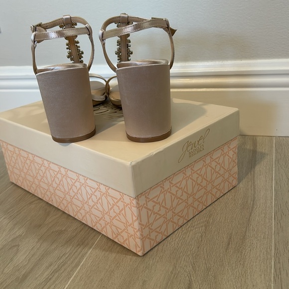 New in box badgley Mischka heels size 8 - Picture 5 of 7
